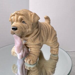 Shar-Pei dog figuring 3” x 1.75” puppy with pink blanket puppy pals 8917 signed